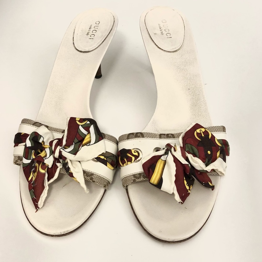 Gucci Logo Print White Scarf Kitten Bow Heel 10